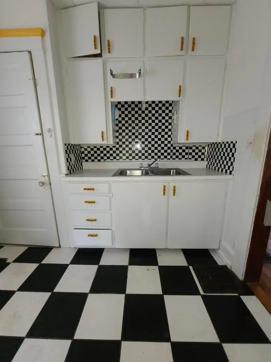 522 W Trail Street, Jackson, MI 49201 - #3