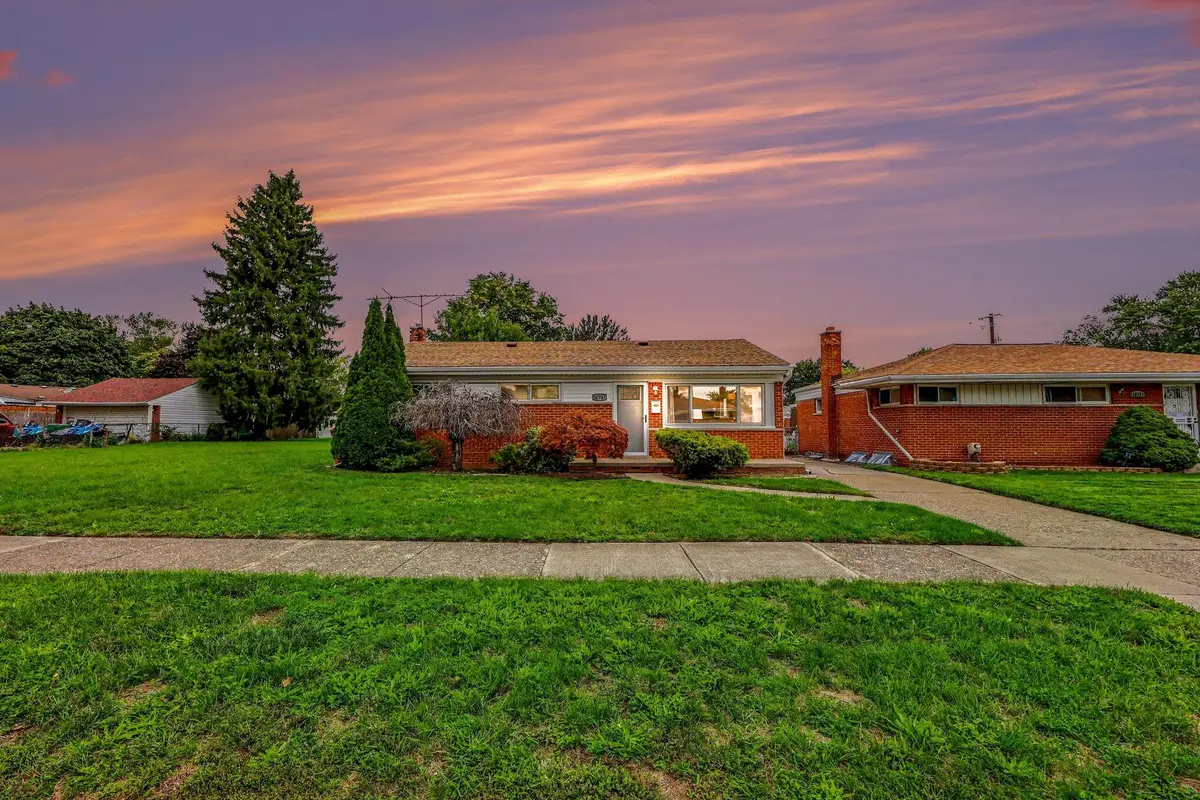 16741 Bell Avenue, Eastpointe, MI 48021 - #1