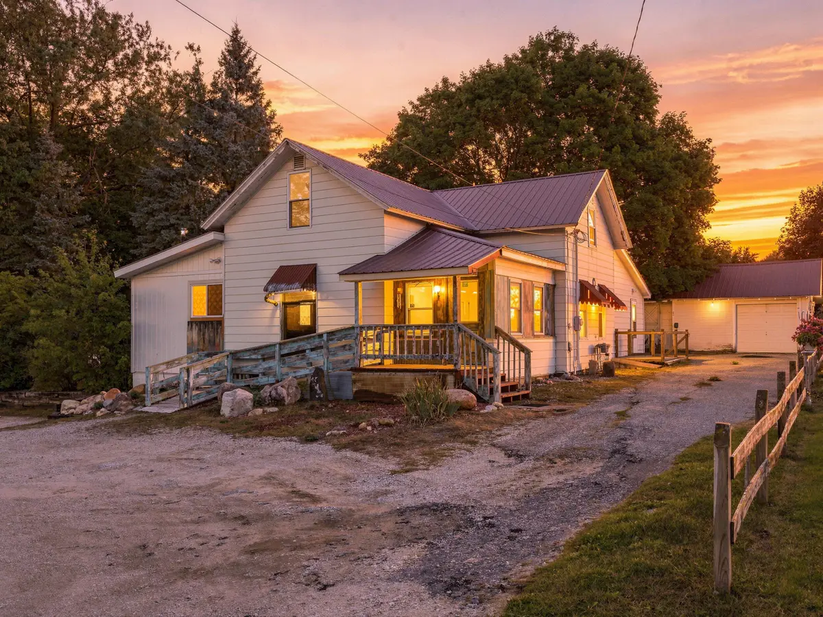 416 W Main Street, Stanton, MI 48888 - #1