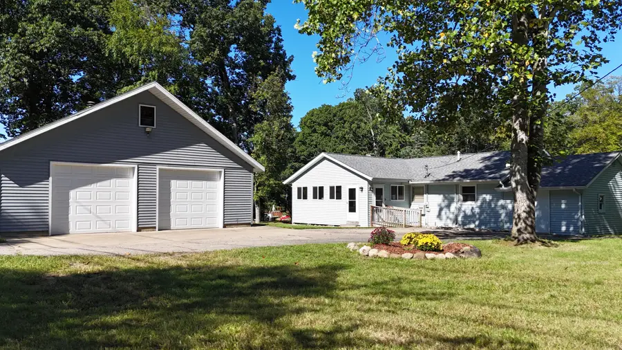 31940 Sunrise Avenue, Dowagiac, MI 49047 - #2