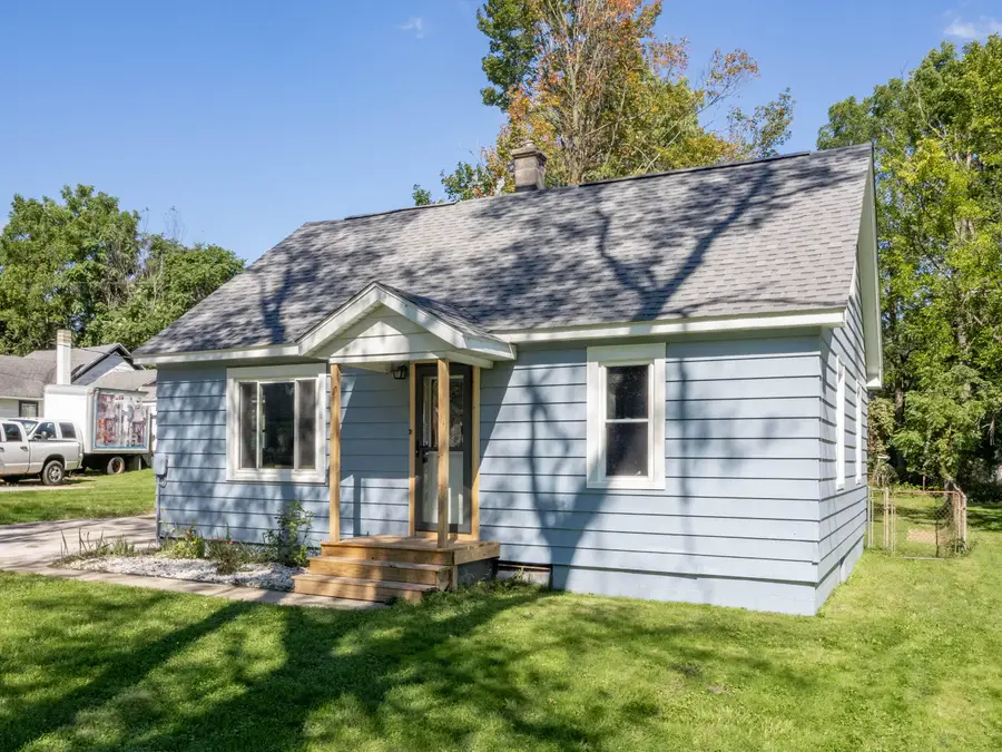 625 E Berrien Street, Paw Paw, MI 49079 - #2
