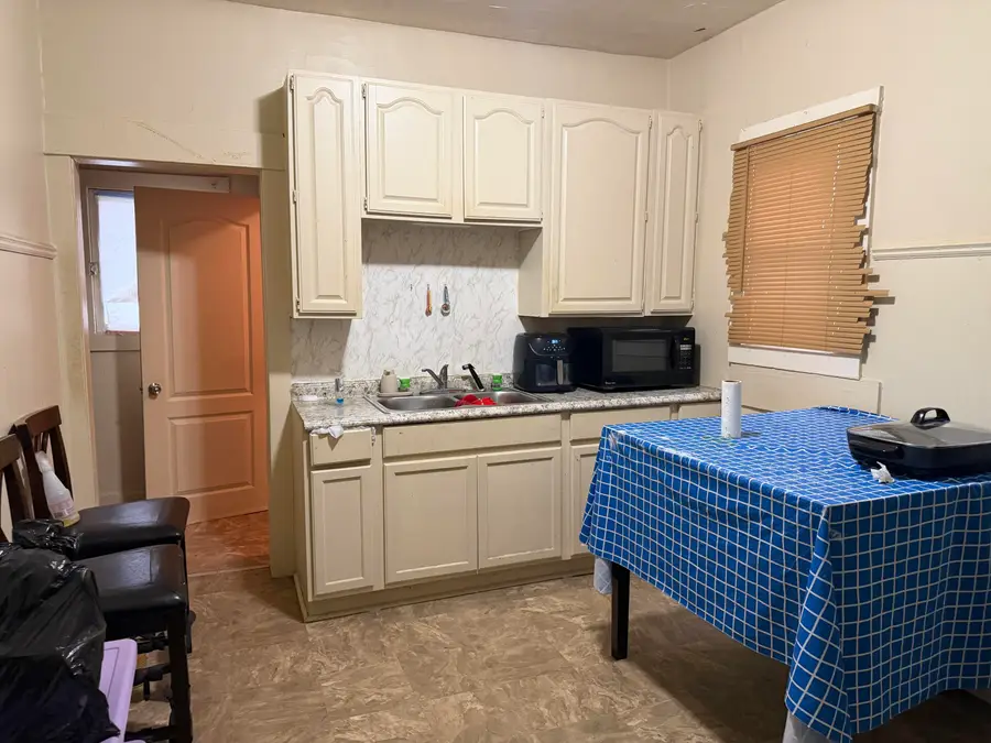 185 Hastings Avenue, Benton Harbor, MI 49022 - #3