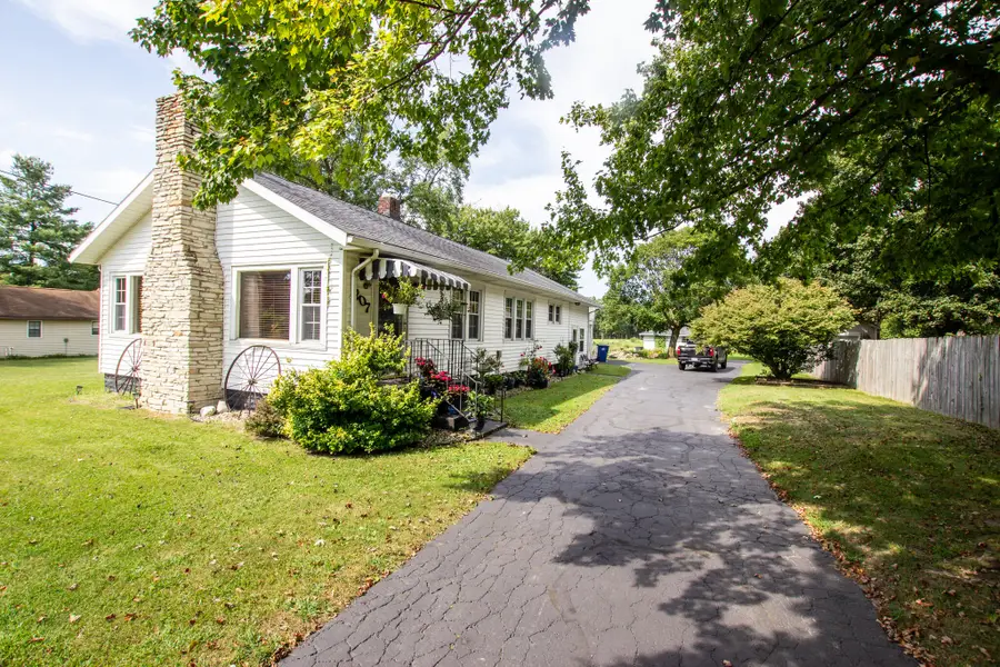 207 E Bertrand Road, Niles, MI 49120 - #2