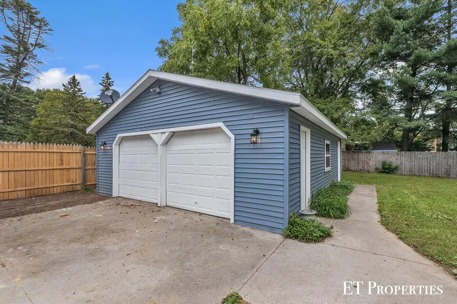 3962 Ivanrest Avenue Sw, Grandville, MI 49418 - #2