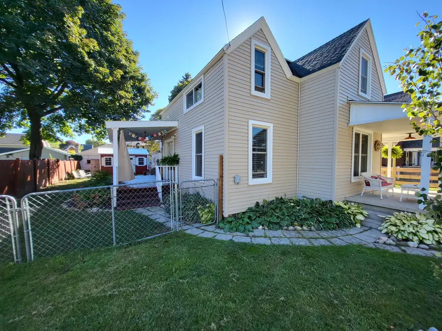 108 W Upright Street, Charlevoix, MI 49720 - #3