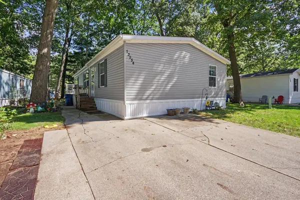 13554 Pinewood Drive, Grand Haven, MI 49417