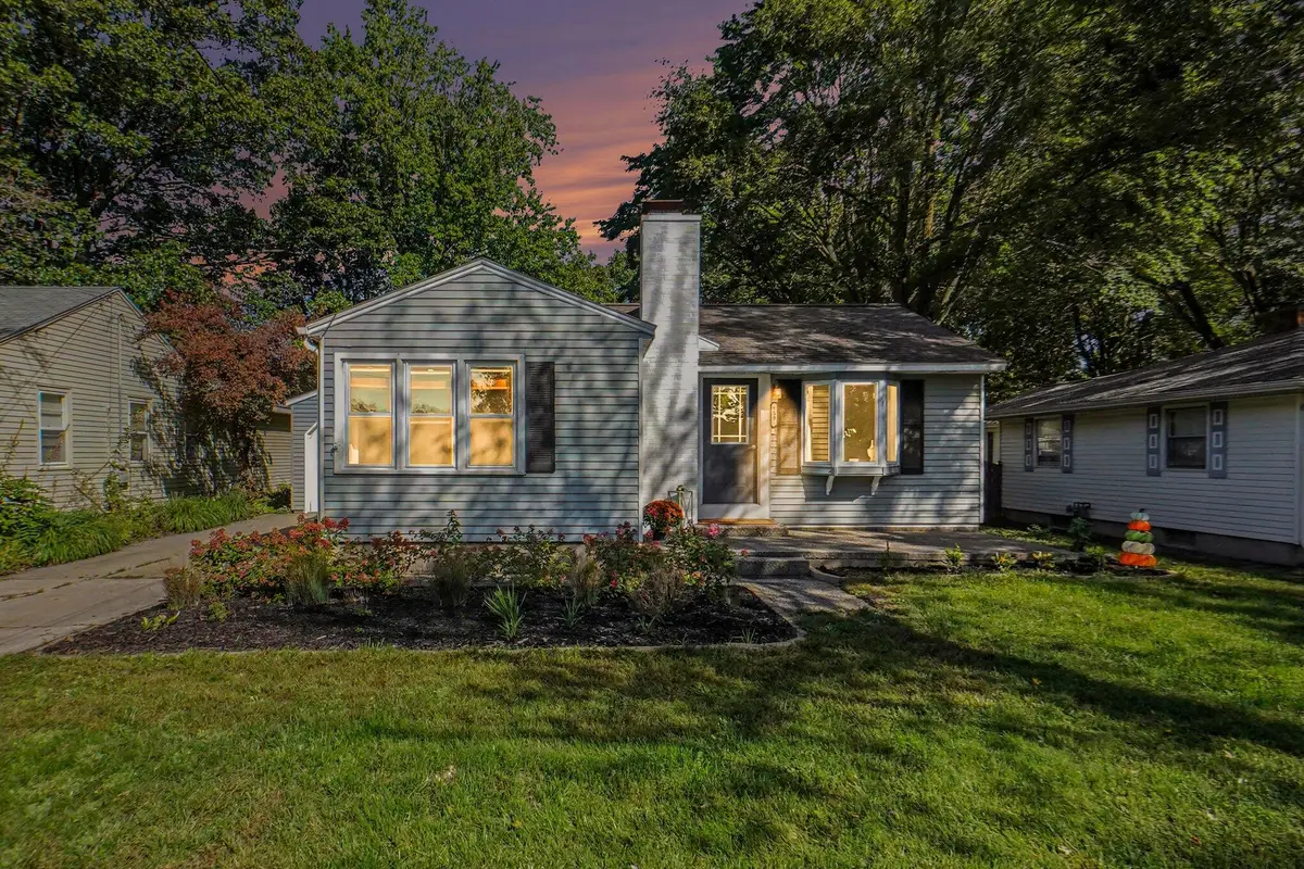 809 River Street, Spring Lake, MI 49456 - #1
