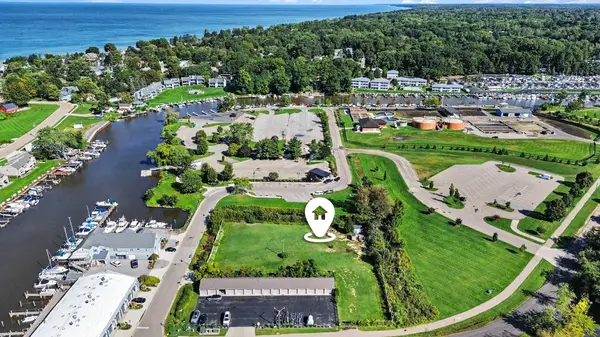 135 Dunkley Avenue, South Haven, MI 49090
