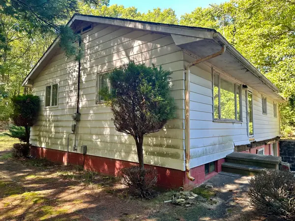2439 N Lakeshore Drive, Ludington, MI 49431