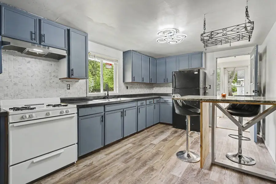 210 N 16th Street N, Springfield, MI 49037 - #3