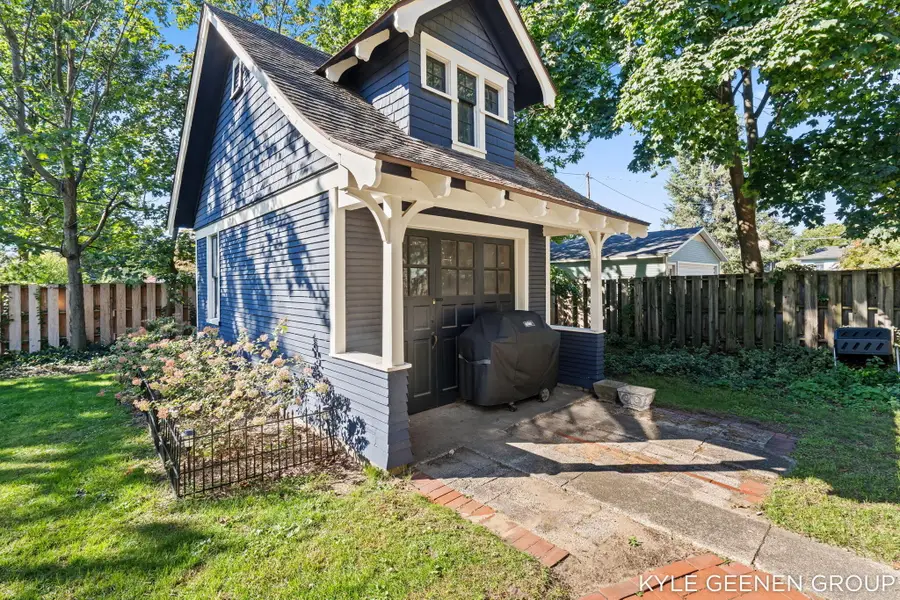 62 W 11th Street, Holland, MI 49423 - #2