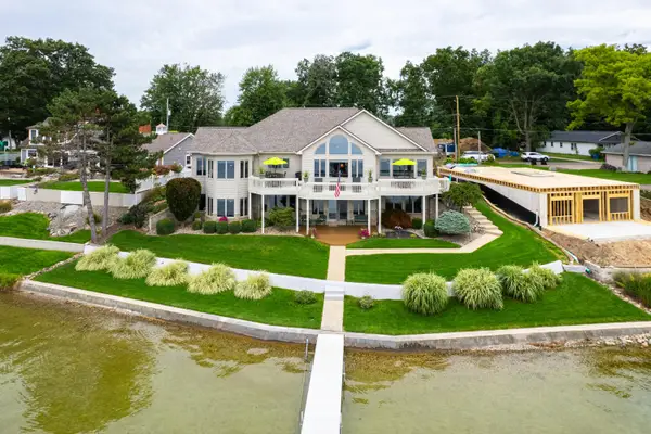 695 Pearl Beach Drive S, Coldwater, MI 49036