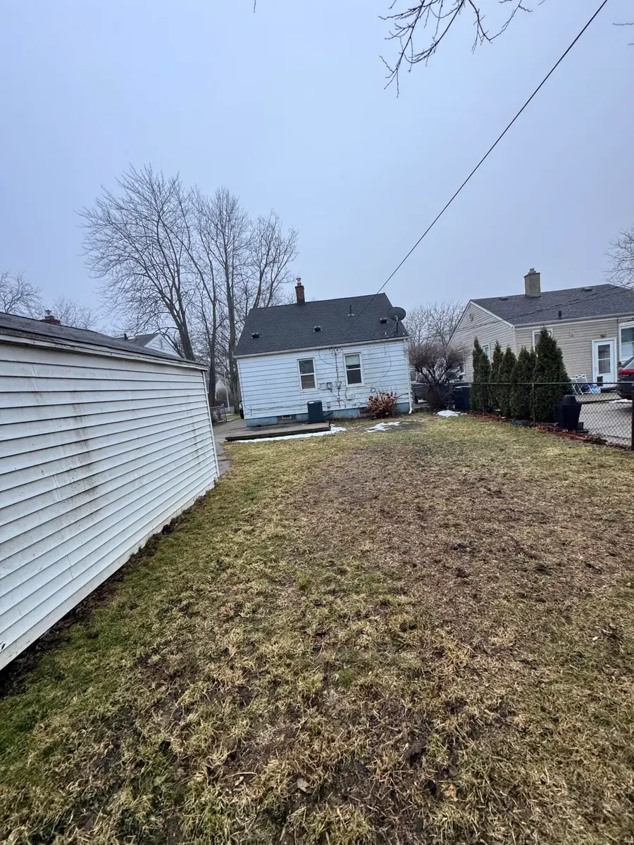 18965 Elkhart Street, Harper Woods, MI 48225 - #3