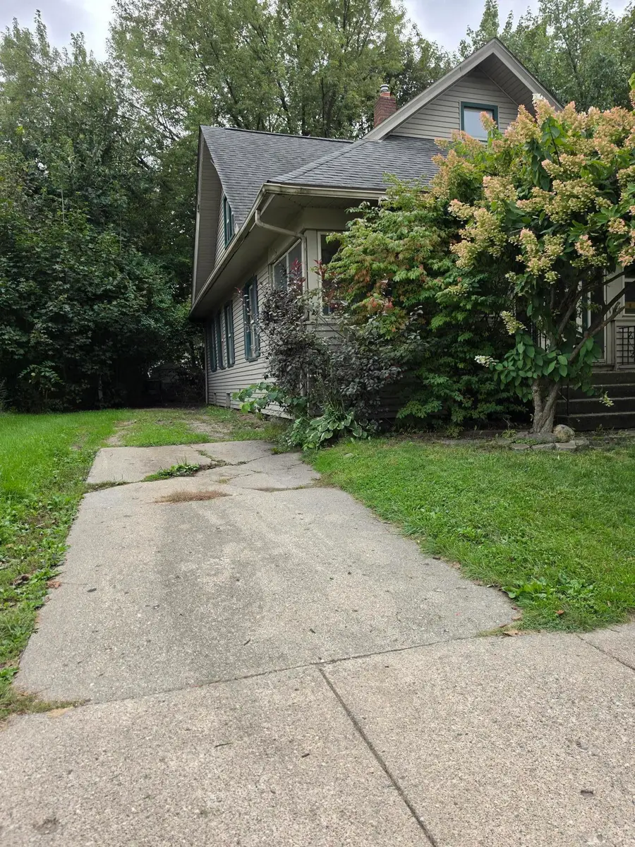 1117 E Ganson Street, Jackson, MI 49201 - #3