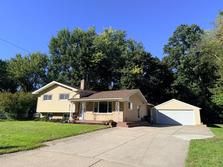 5012 Tressa Drive, Lansing, MI 48910 - #2