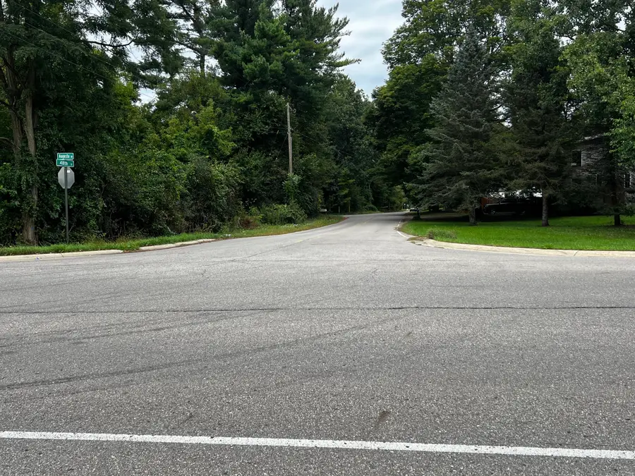 4107 W Michigan Avenue W, Battle Creek, MI 49037 - #2