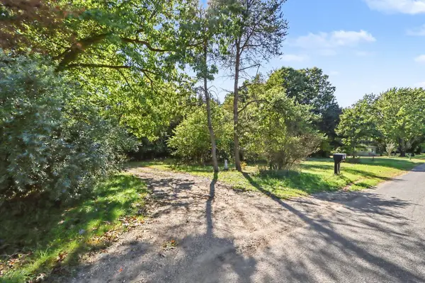 36651 47th Avenue, Paw Paw, MI 49079