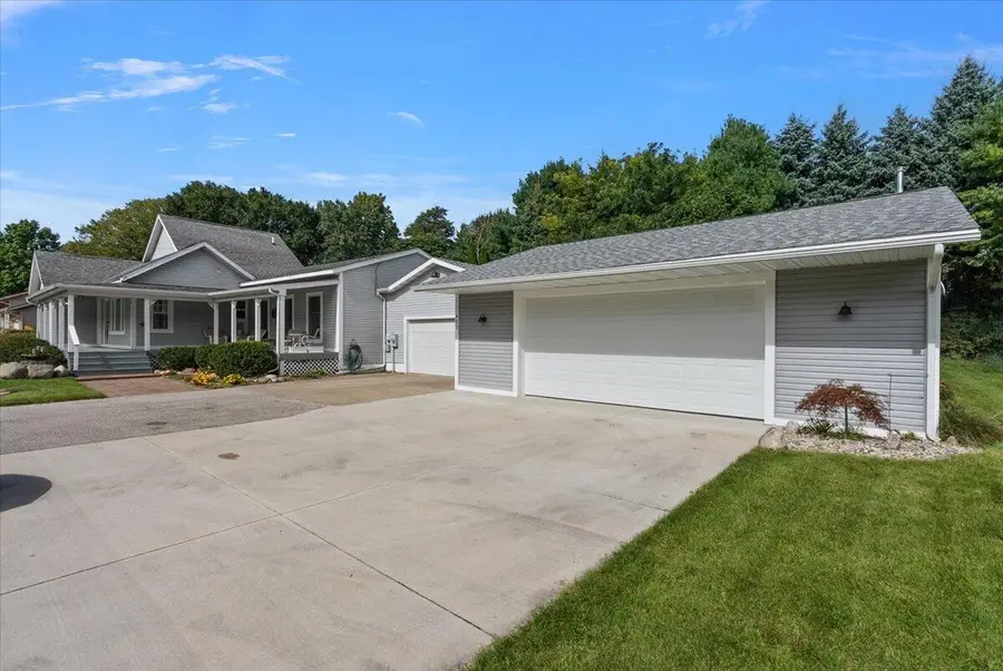 422 Randall Road, Norton Shores, MI 49441 - #2