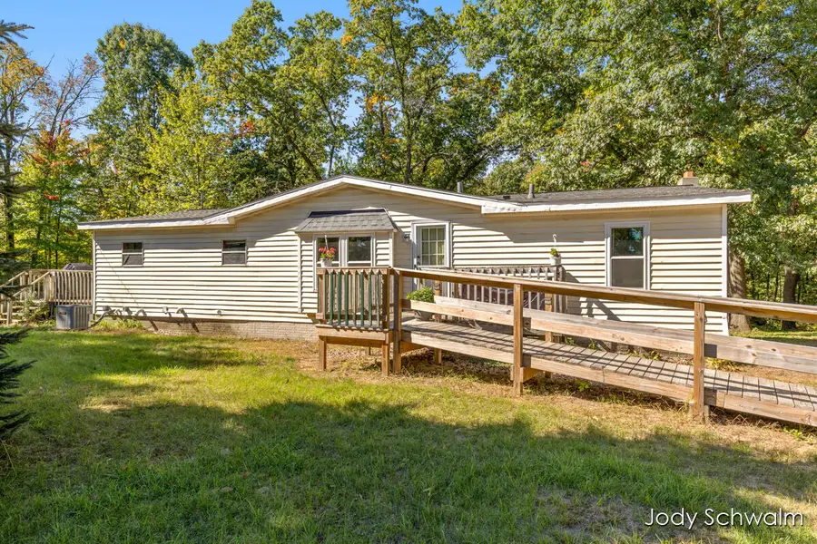 14075 Hanna Avenue Ne, Cedar Springs, MI 49319 - #2