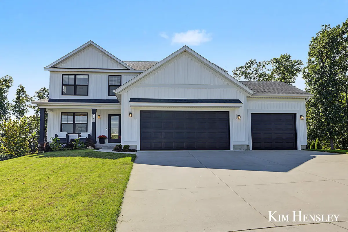 6343 Bentley Drive Ne, Belmont, MI 49306 - #1