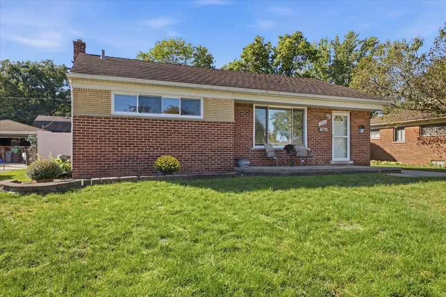 28787 Grandon Avenue, Livonia, MI 48150 - #2