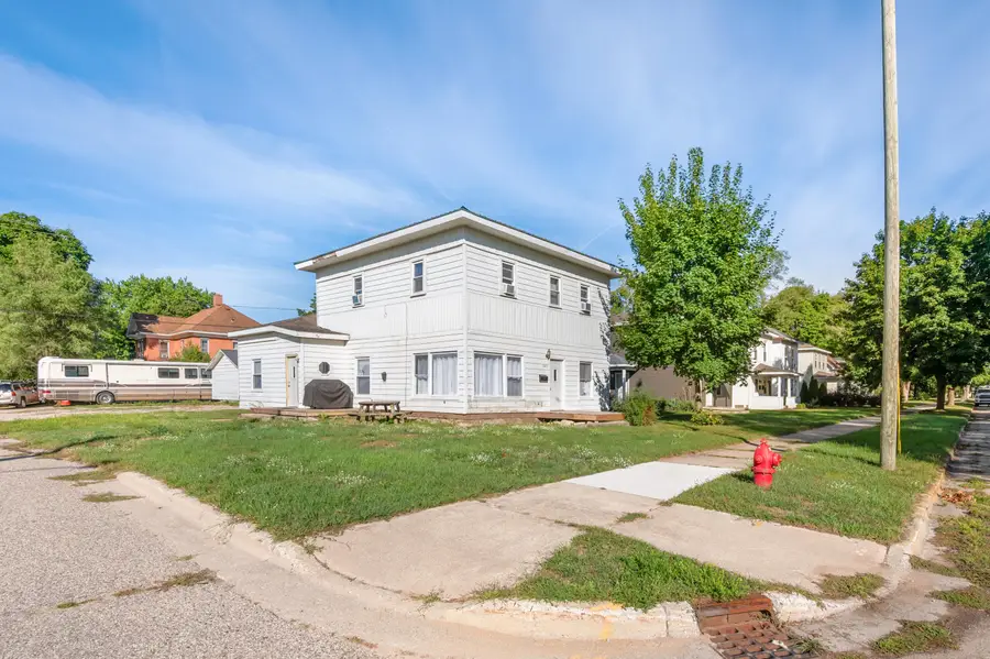 203 N 3rd Avenue, Big Rapids, MI 49307 - #3