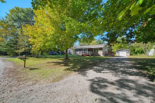 627 Vaughn Street, Eaton Rapids, MI 48827