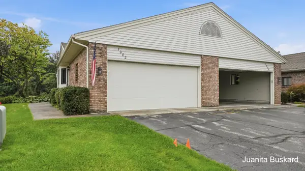 1082 Amberwood W Drive Sw #130, Byron Center, MI 49315