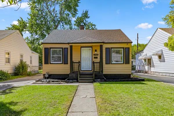 19130 Woodcrest Street, Harper Woods, MI 48225