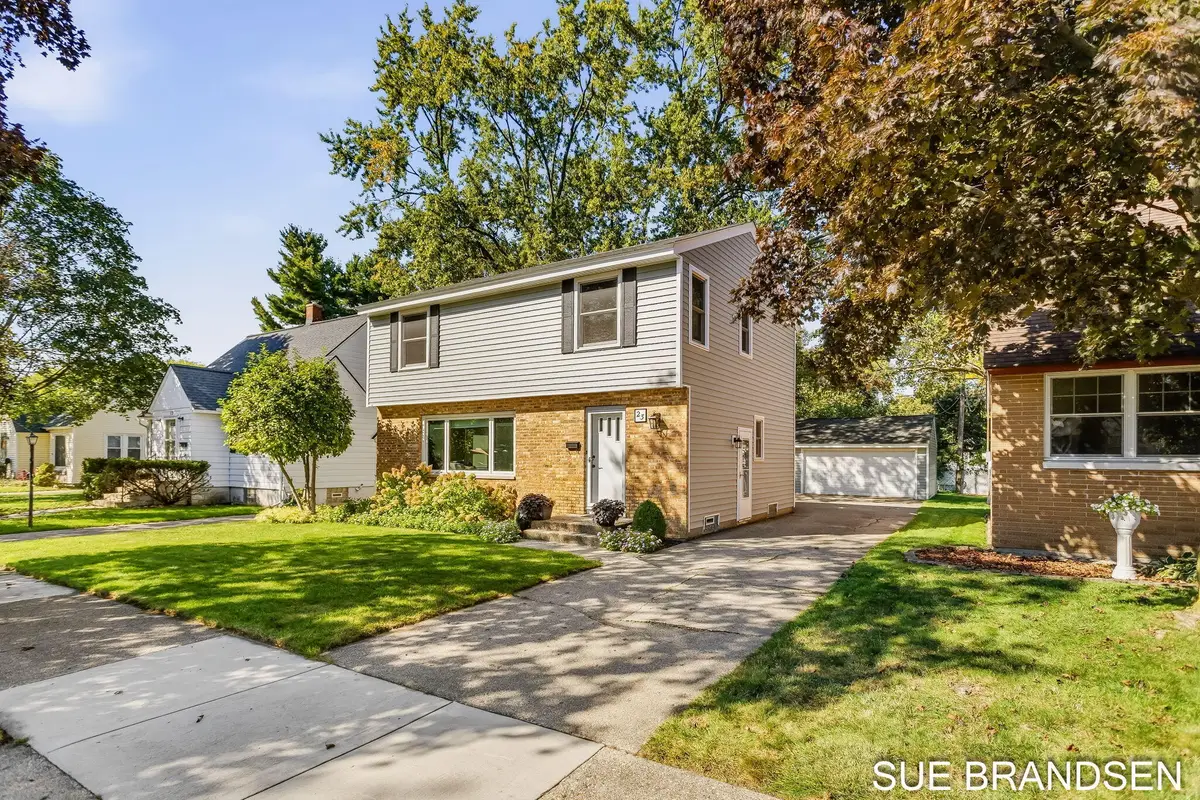 23 E 30th Street, Holland, MI 49423 - #1