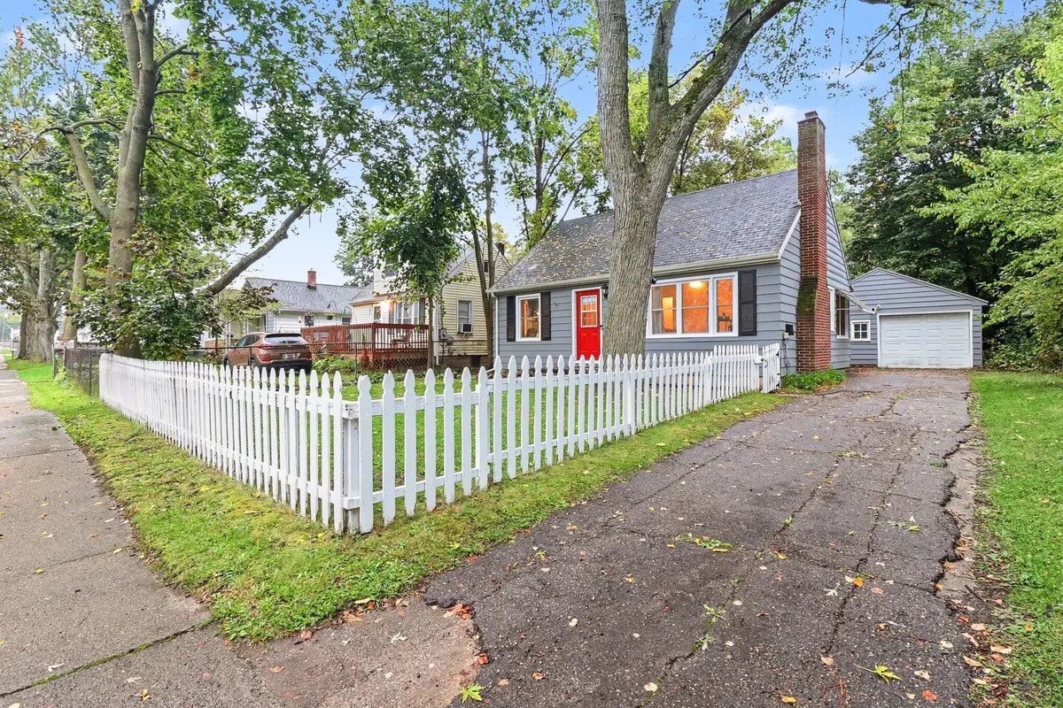 318 E Rouse Street, Lansing, MI 48910 - #1