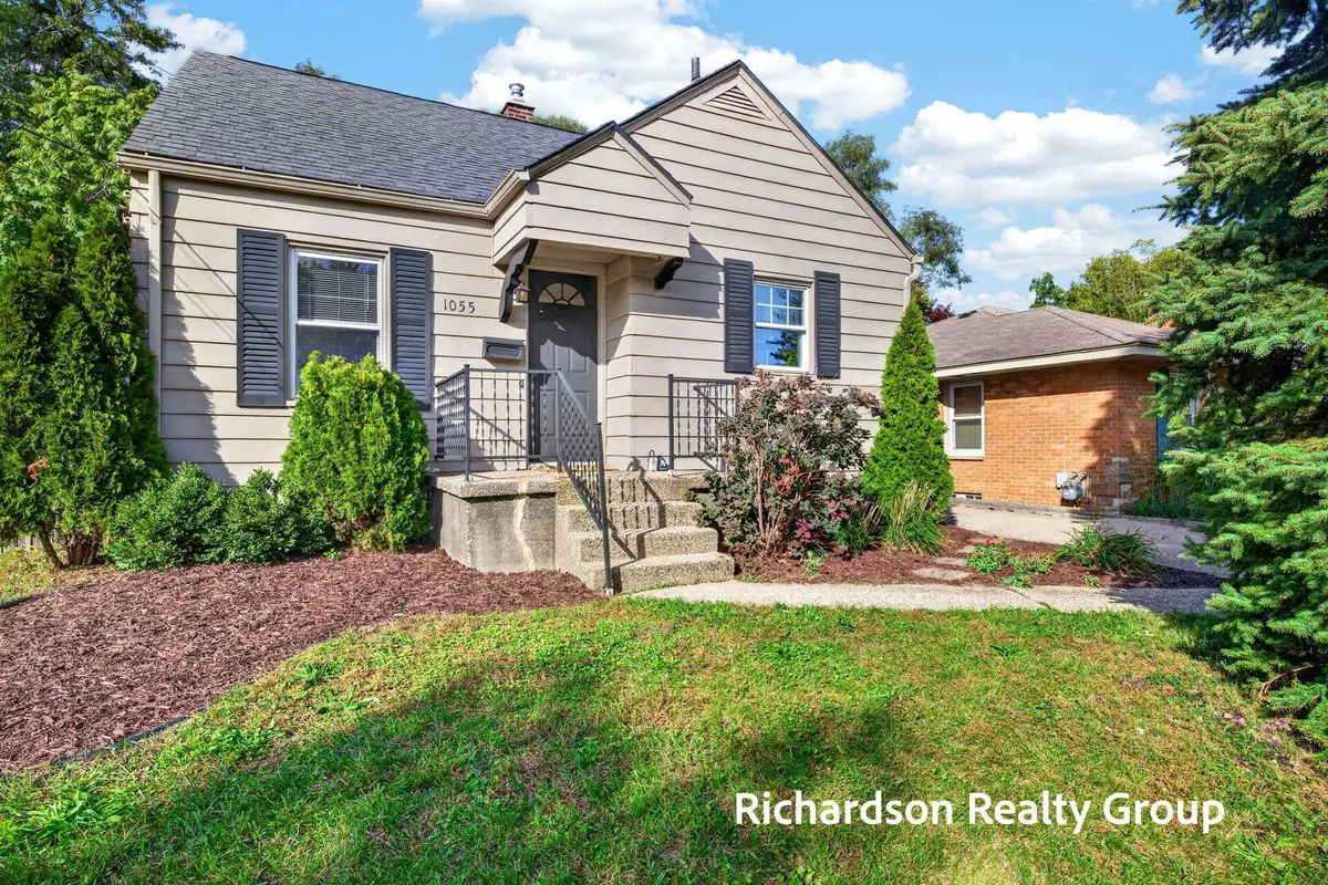1055 NE Crescent Street Ne, Grand Rapids, MI 49503 - #1