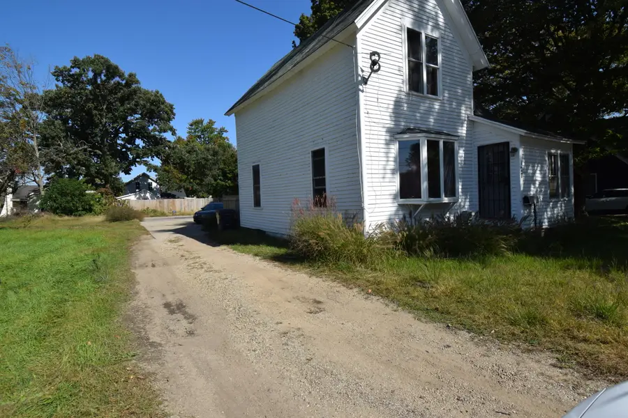 127 Michigan Avenue, Hartford, MI 49057 - #2