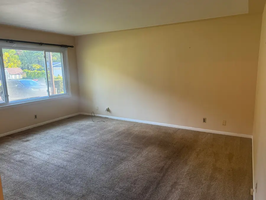 111 W Oak Street, Fruitport, MI 49415 - #2