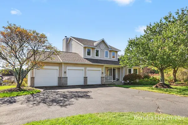 2480 Rolling Meadow Drive Ne, Belmont, MI 49306