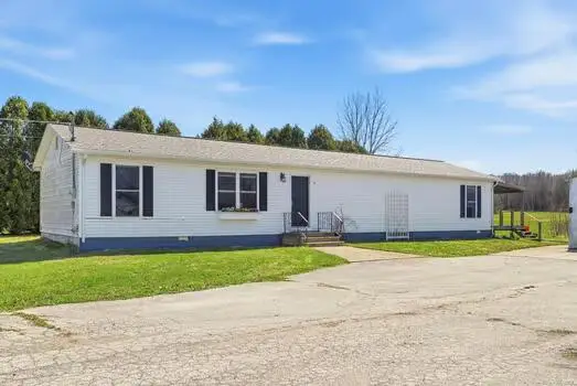 68715 66th Avenue Avenue, Watervliet, MI 49098