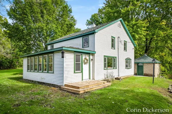 10860 Douglas Avenue, Plainwell, MI 49080