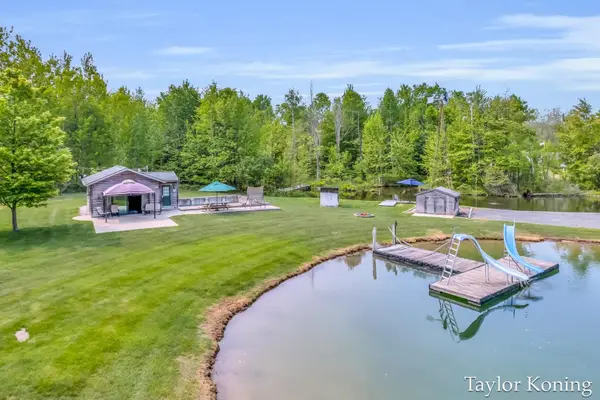 3111 N 128th Avenue, Hart, MI 49420