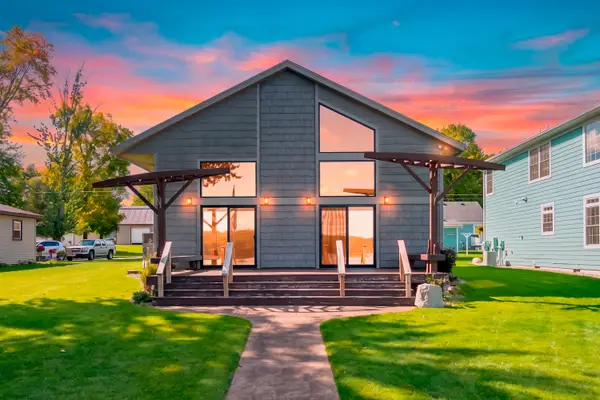 6172 W Sherman Lake Drive, Augusta, MI 49012