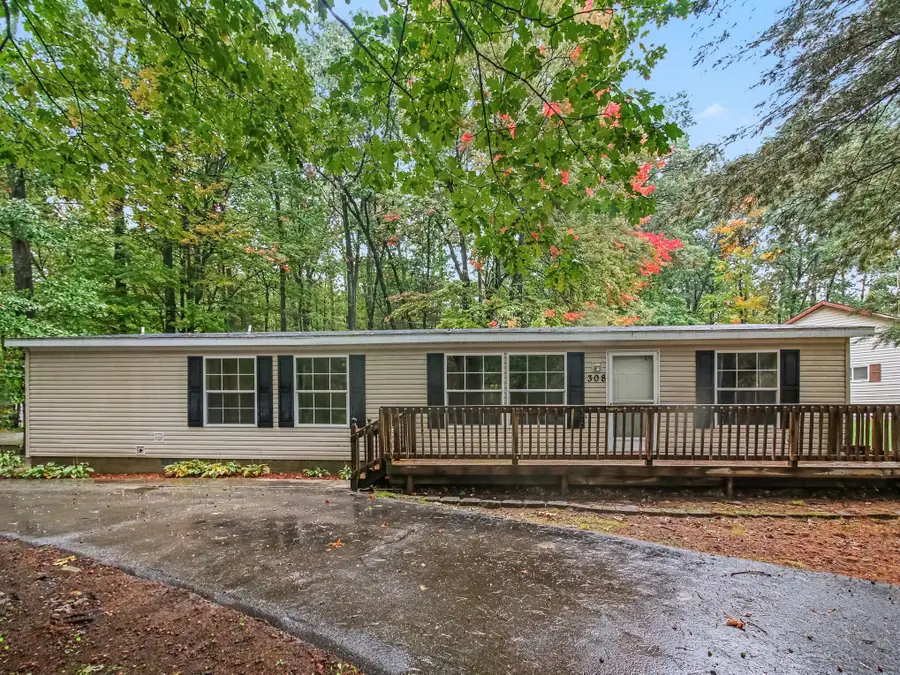 308 Silverhill Drive, Houghton Lake, MI 48629 - #2