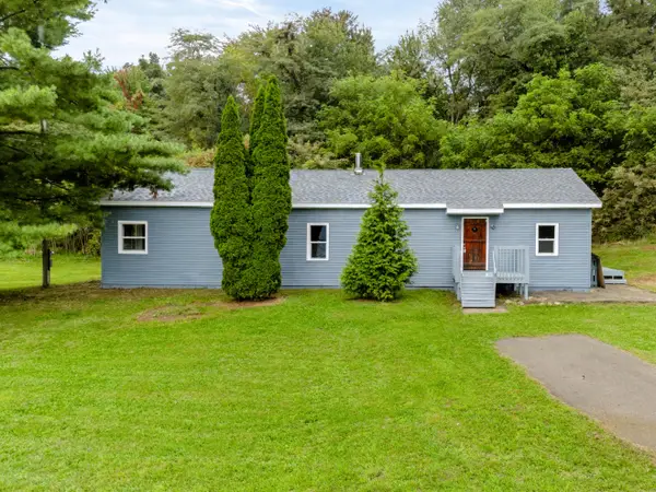 55470 Flatbush Road, Three Rivers, MI 49093