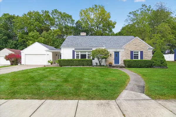 514 North Dr W, Marshall, MI 49068