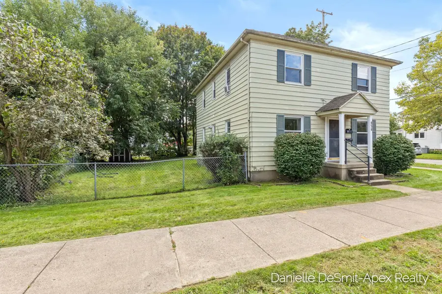 956 Hovey Street Sw, Grand Rapids, MI 49504 - #2
