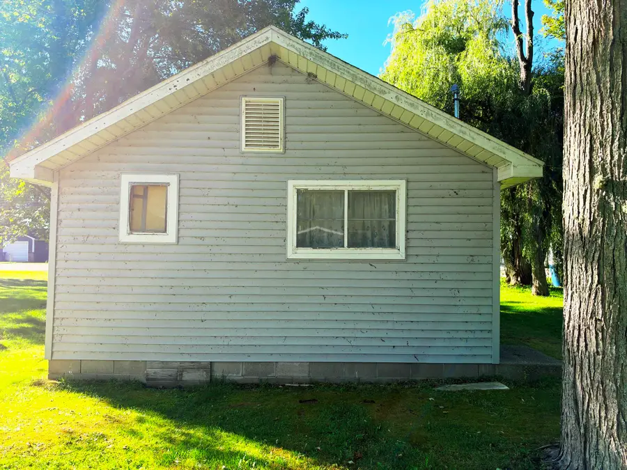 12352 E Houghton Lake Drive, Houghton Lake, MI 48629 - #2