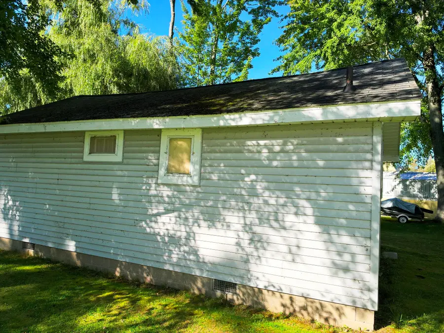 12352 E Houghton Lake Drive, Houghton Lake, MI 48629 - #3