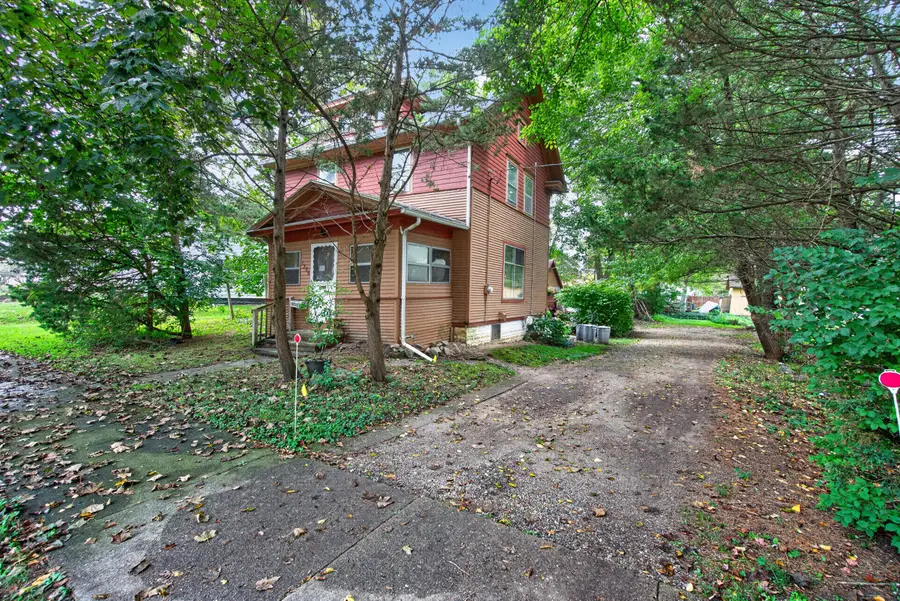 1206 Sheldon Street, Jackson, MI 49203 - #2