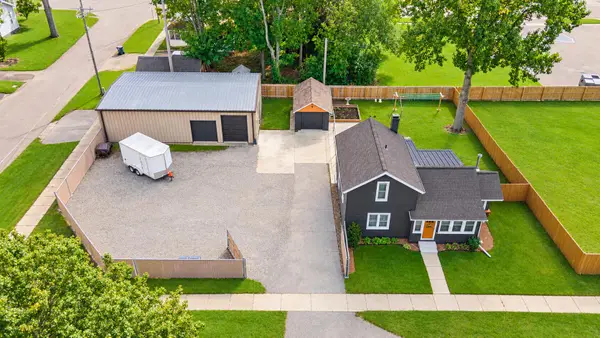 106 Lagrange Street, Dowagiac, MI 49047
