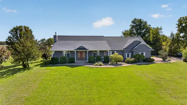 17485 Raymond Road, Addison, MI 49220
