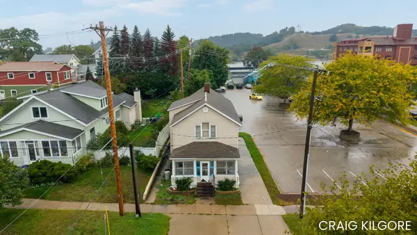 107 S 1st Street, Grand Haven, MI 49417