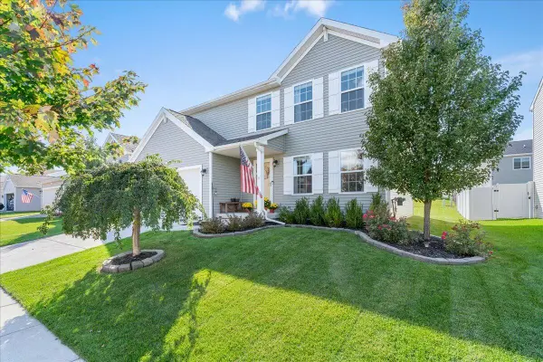 2883 W Fork River Drive, Fowlerville, MI 48836